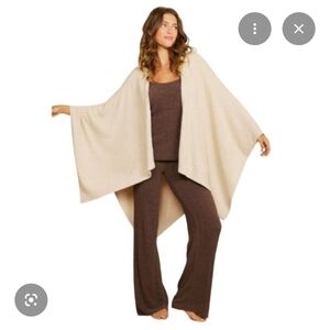 Barefoot Dreams CozyChic Lite Wrap in Stone